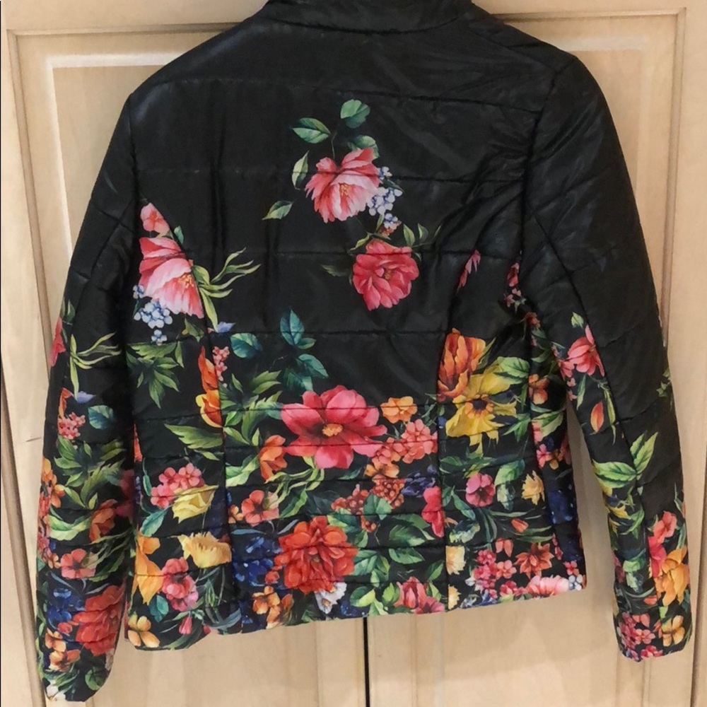 Winter jacket - Picture 2 of 4